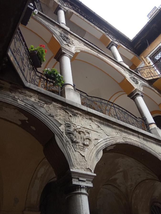 Jolie In Historical Center Apartment *